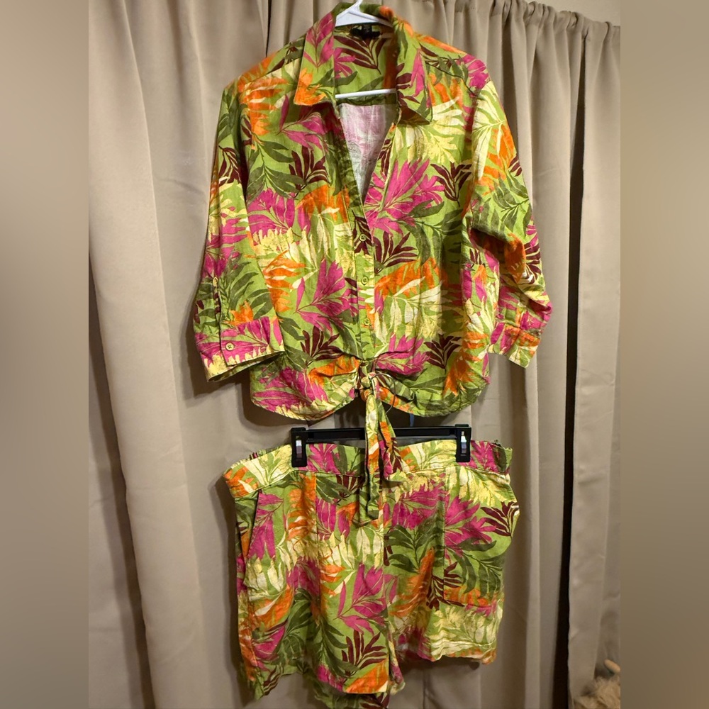 Jessica Simpson Green and Pink Leaf Print Set